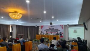 Tampak Raker tersebut yang diikuti oleh seluruh staf Kecamatan.