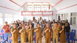 Pemerintah Kabupaten (Pemkab) Minahasa Tenggara (Mitra) melalui Dinas Tenaga Kerja (Disnaker) melaksanakan pelatihan las listrik yang diadakan di Balai Ngilumas, Kelurahan Lowu Dua, Kecamatan Ratahan, pada Senin (21/10/2024).