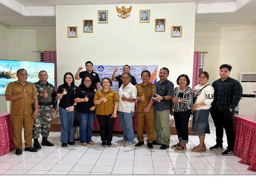 Tim Polimdo Sulap Limbah Konstruksi Jadi Bata-Beton Ramah Lingkungan di Desa Tatelu