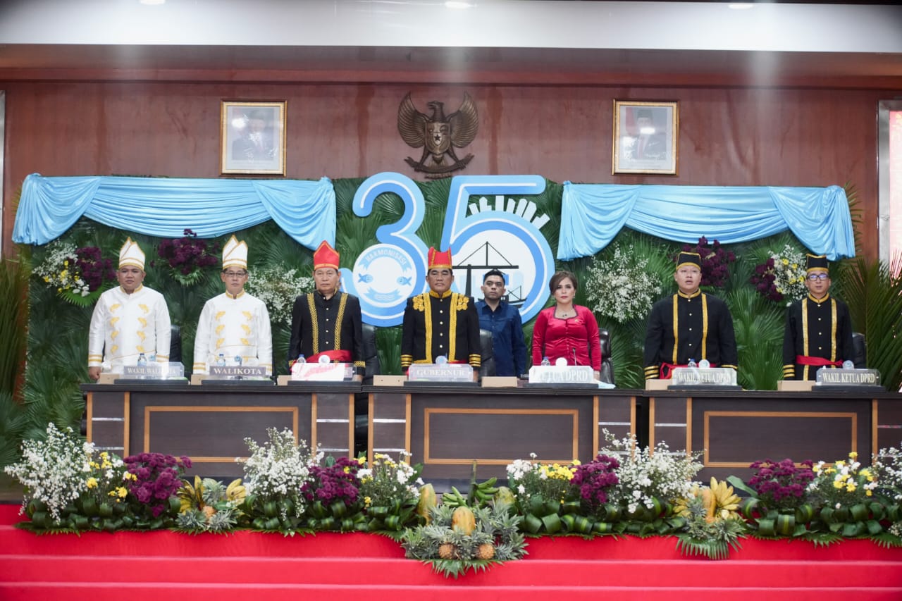 Hadiri Rapat Paripurna HUT ke-35 Kota Bitung, Gubernur Yulius Selvanus Ajak Perkuat Sinergi Pembangunan Daerah