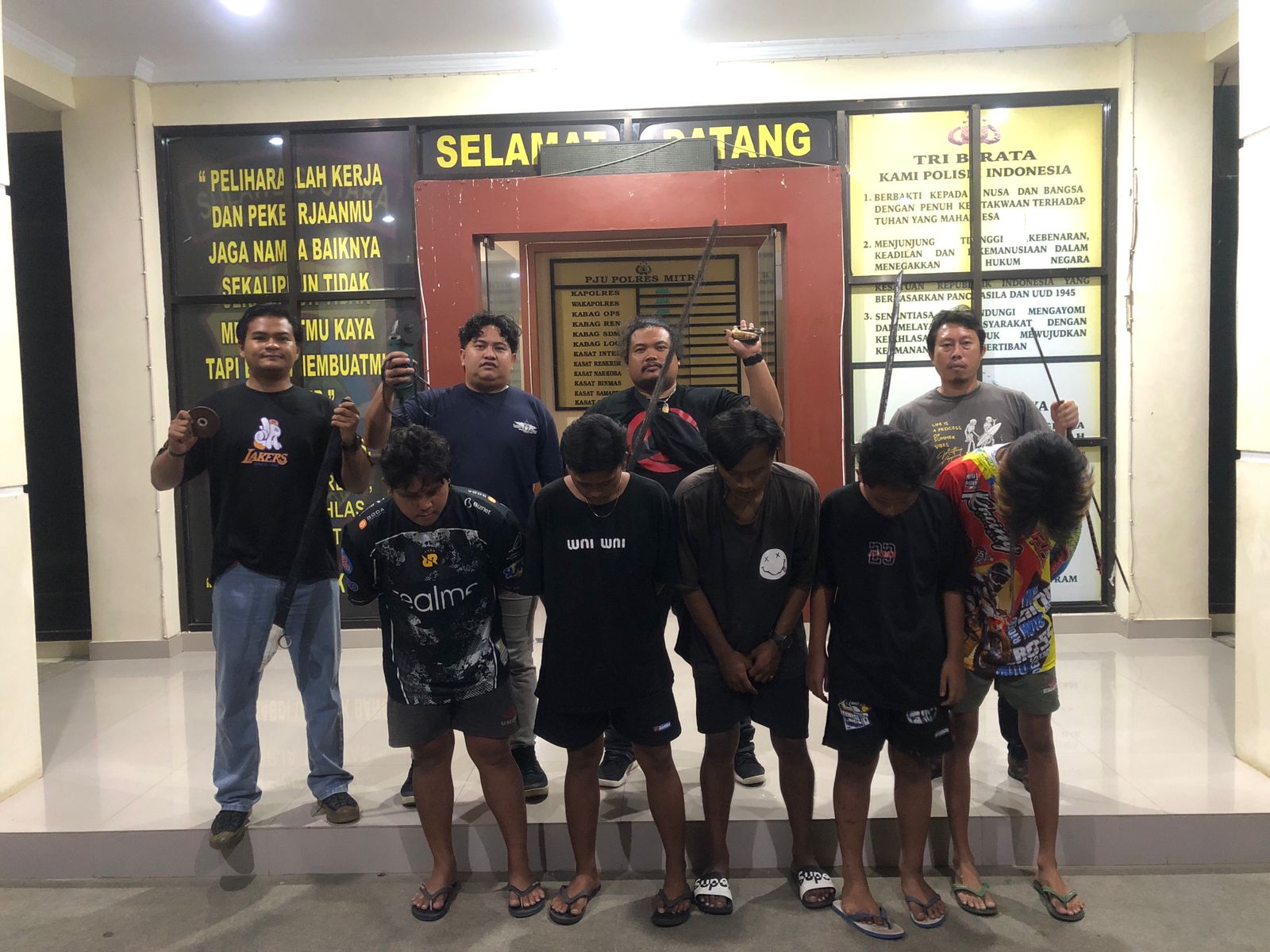 BKO di Mitra, Tim Resmob Polres Minahasa Berhasil Tangkap 5 Pembuat Senjata Tajam dan Panah Wayer