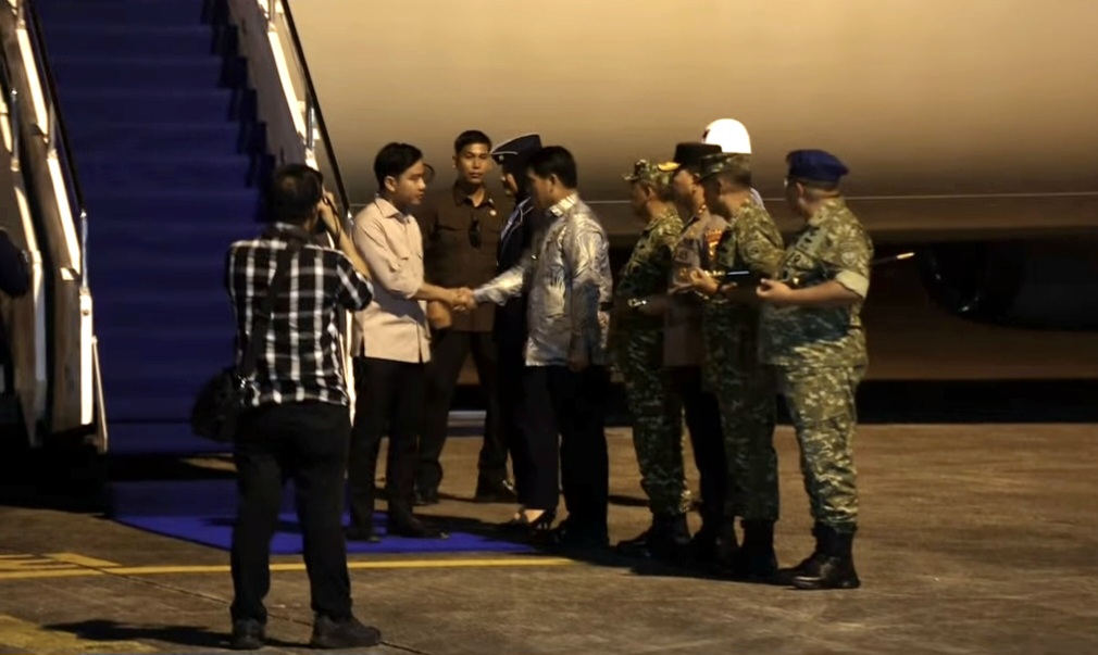 Tiba di Manado, Wakil Presiden RI Disambut Gubernur Yulius Selvanus