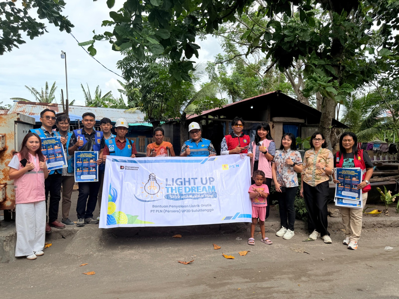 Cahaya yang Kini Menjadi Milik Sendiri: Program “Light Up The Dream” PLN Wujudkan Harapan Warga Prasejahtera di Sulawesi Utara